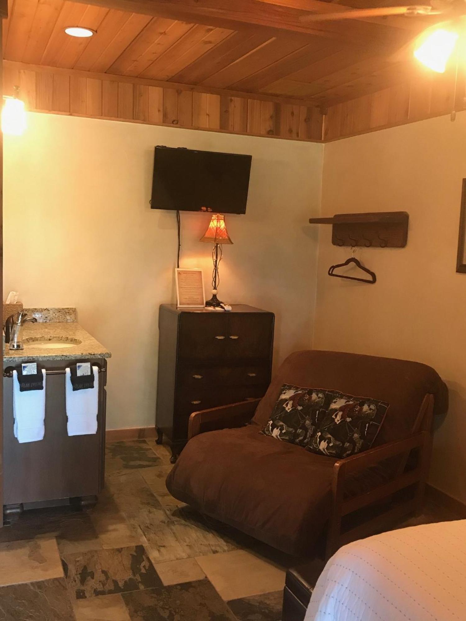 Joshua Creek Ranch Hotel Бърни Стая снимка