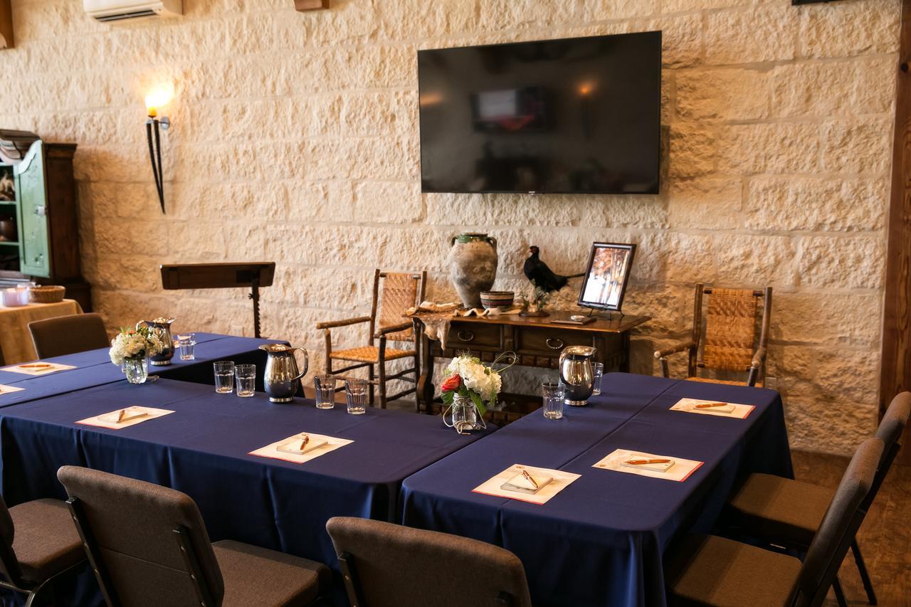 Joshua Creek Ranch Hotel Бърни Екстериор снимка
