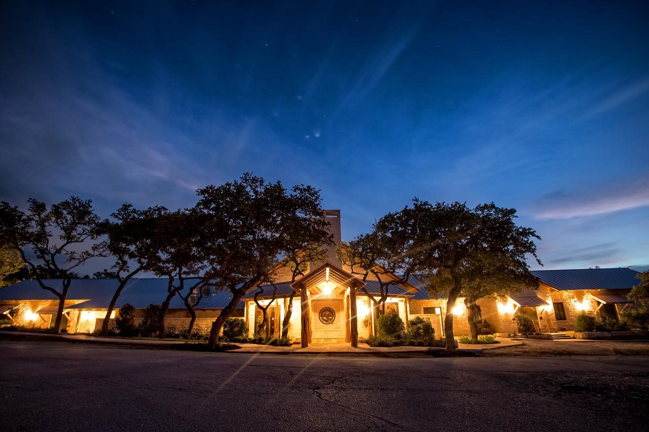Joshua Creek Ranch Hotel Бърни Екстериор снимка