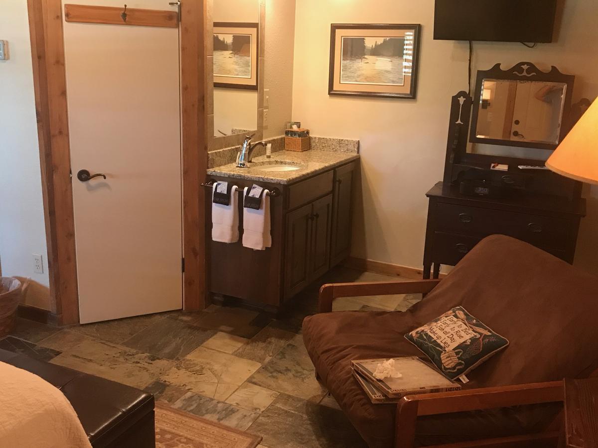 Joshua Creek Ranch Hotel Бърни Екстериор снимка