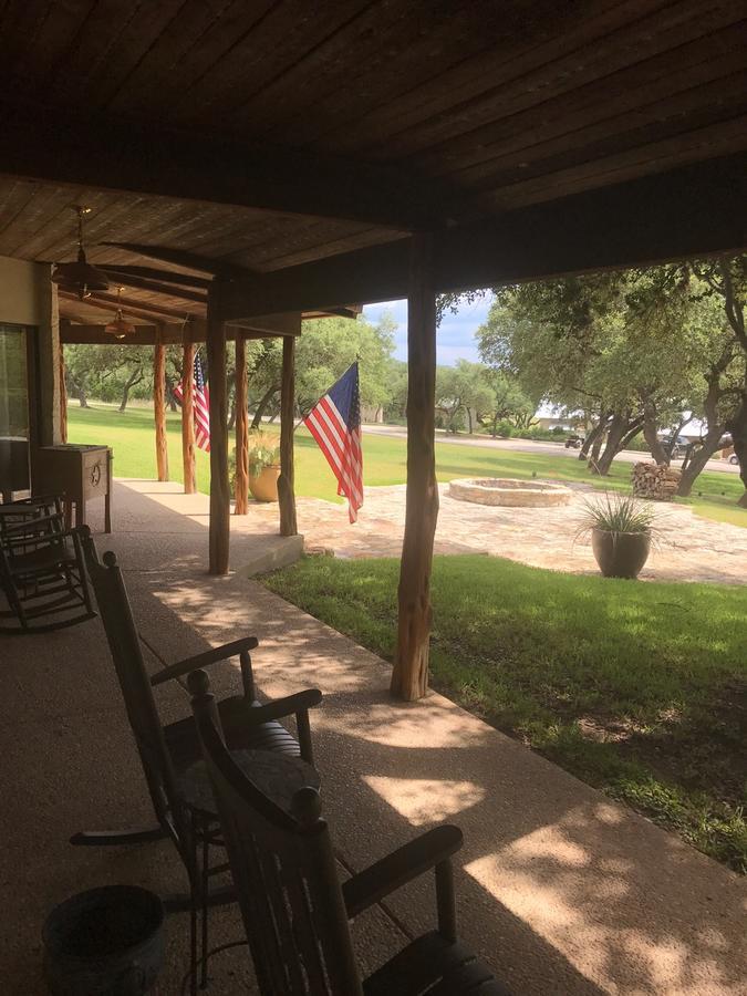 Joshua Creek Ranch Hotel Бърни Екстериор снимка