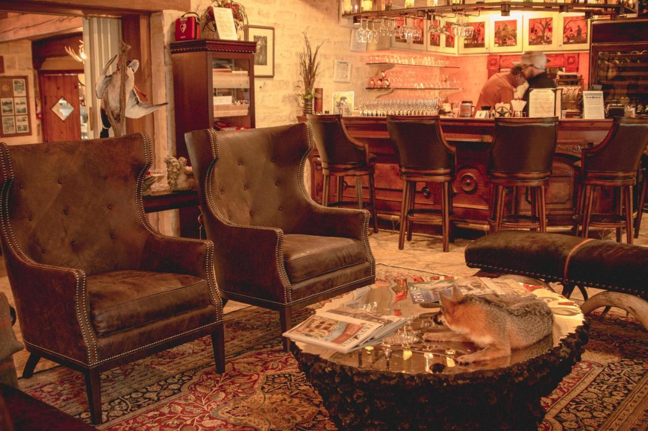 Joshua Creek Ranch Hotel Бърни Екстериор снимка