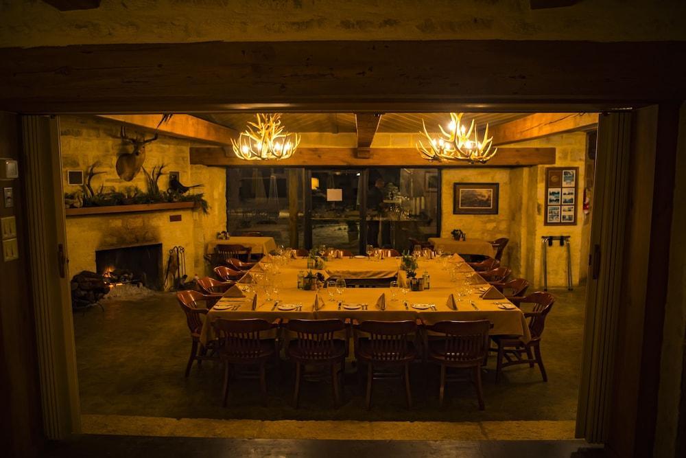 Joshua Creek Ranch Hotel Бърни Екстериор снимка