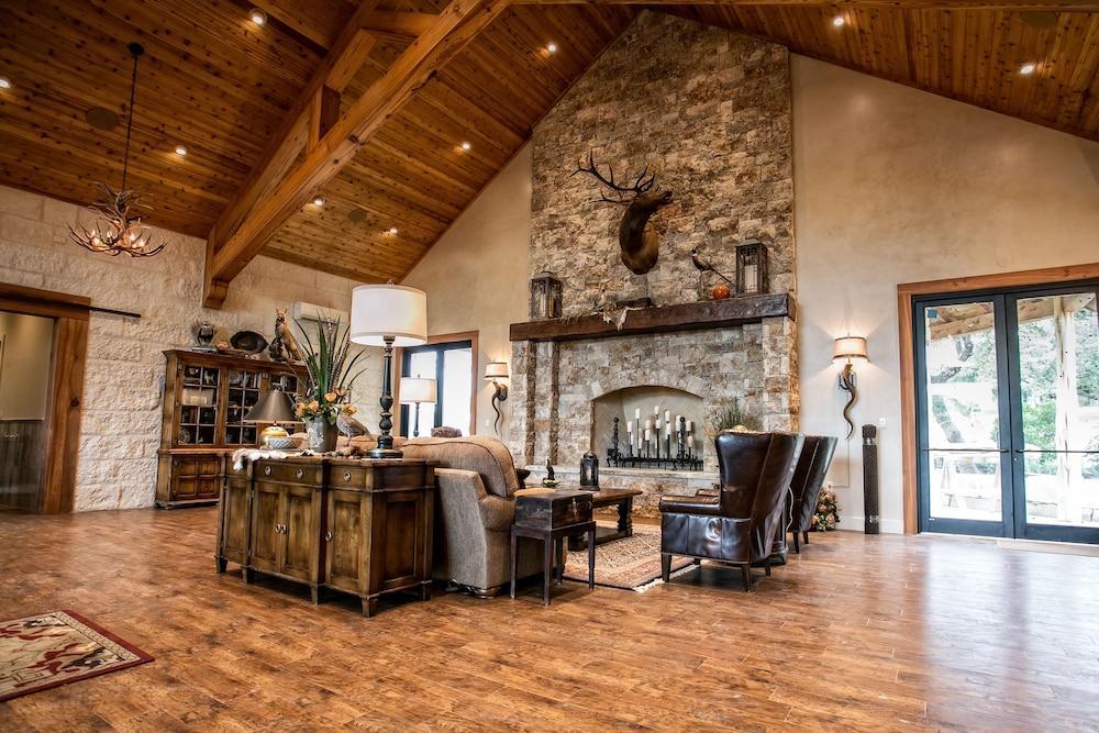 Joshua Creek Ranch Hotel Бърни Екстериор снимка