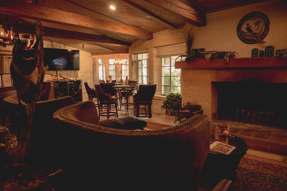 Joshua Creek Ranch Hotel Бърни Екстериор снимка