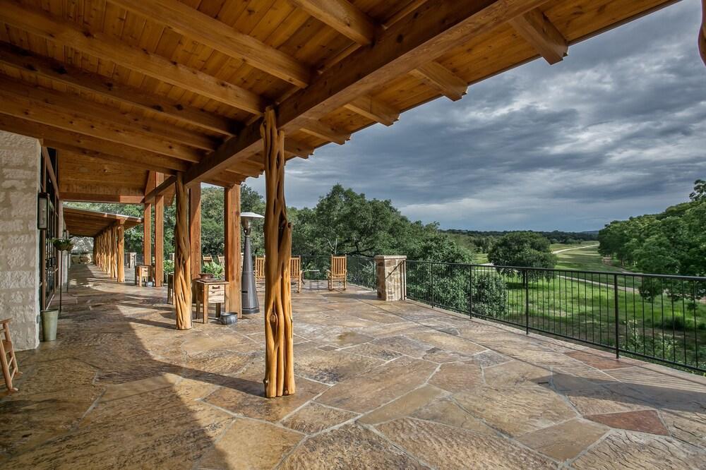 Joshua Creek Ranch Hotel Бърни Екстериор снимка